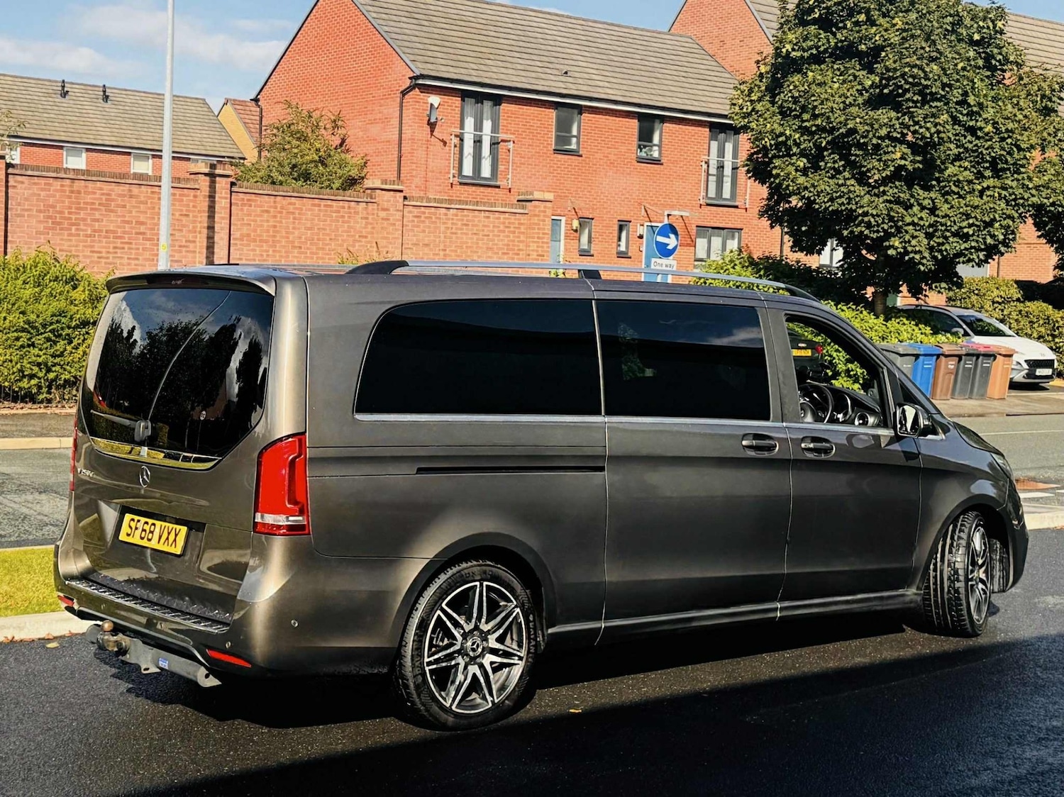 Used Mercedes-Benz V-Class 2018 for sale - 76596119: Photo 8