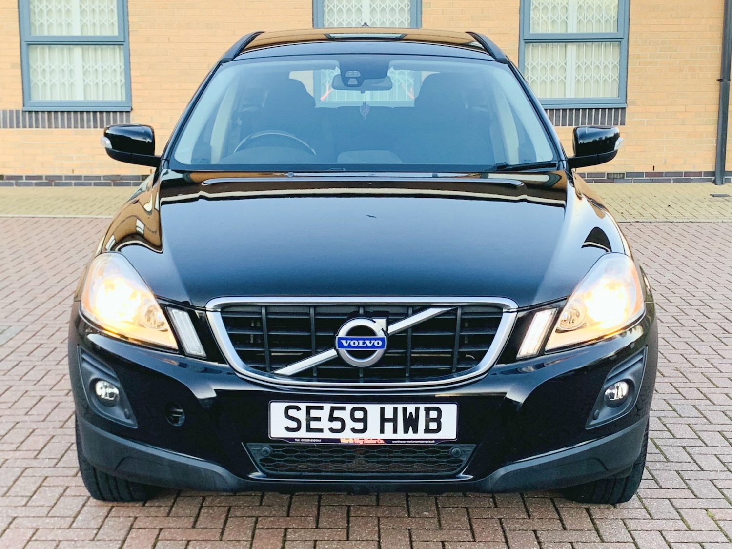 Used Volvo XC60 2011 for sale - 77058418: Photo 2