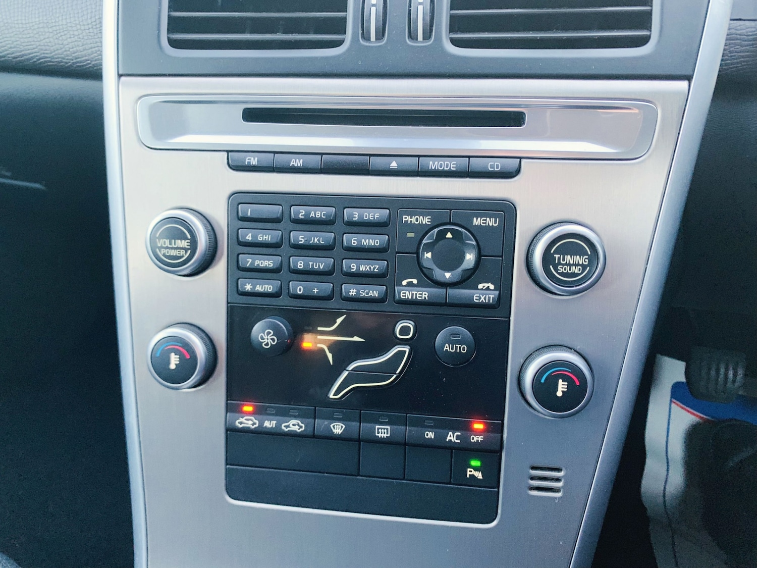 Used Volvo XC60 2011 for sale - 77058418: Photo 20