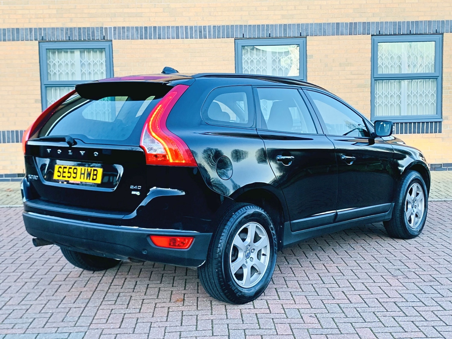 Used Volvo XC60 2011 for sale - 77058418: Photo 6