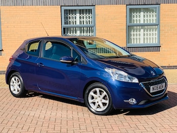 Used Peugeot 208 2015 for sale - 79399341: Photo