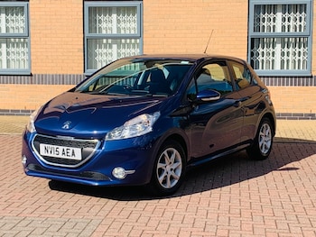 Used Peugeot 208 2015 for sale - 79399341: Photo
