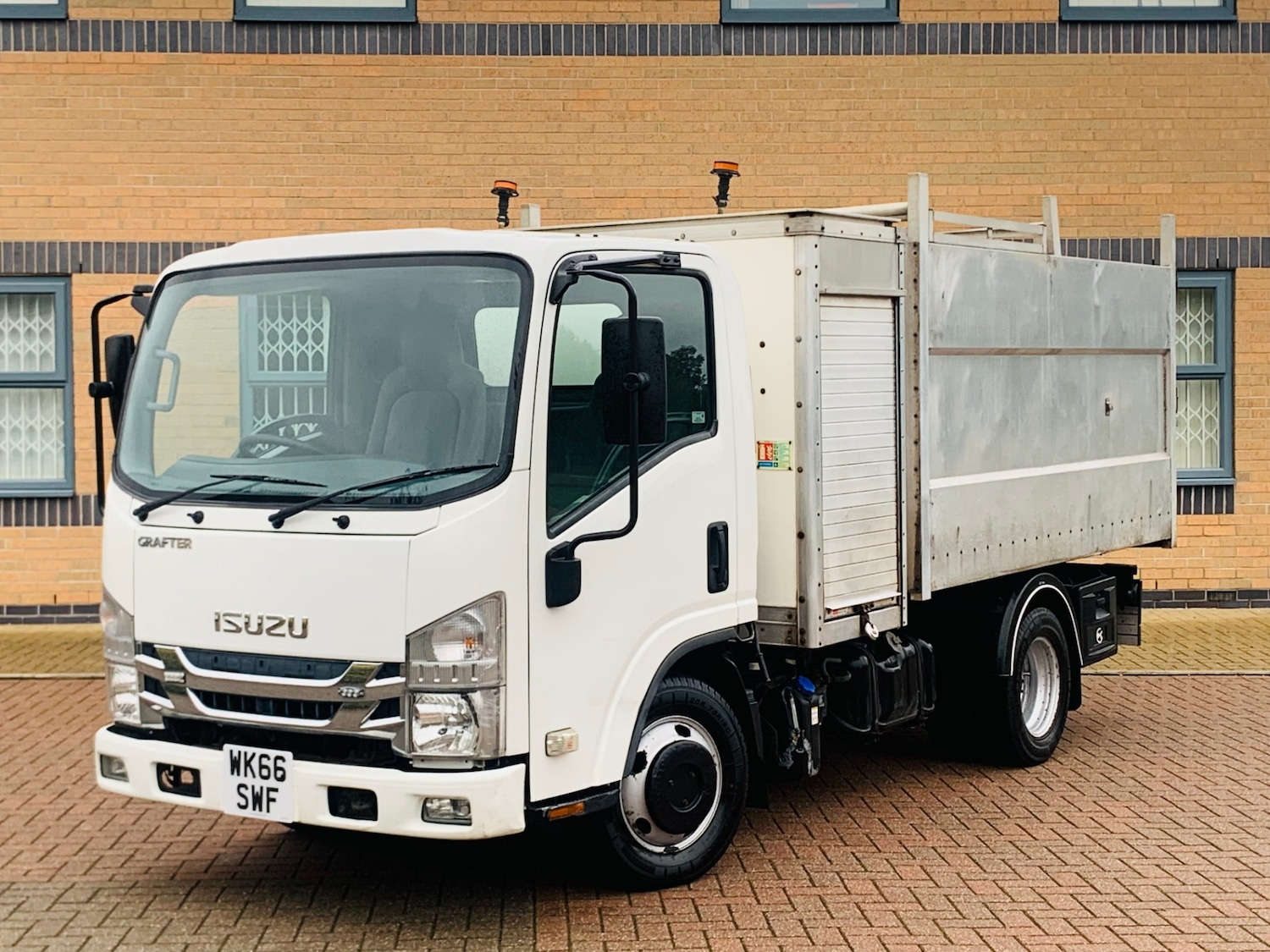 Used Isuzu Other 2016 for sale - 76322539: Photo 1