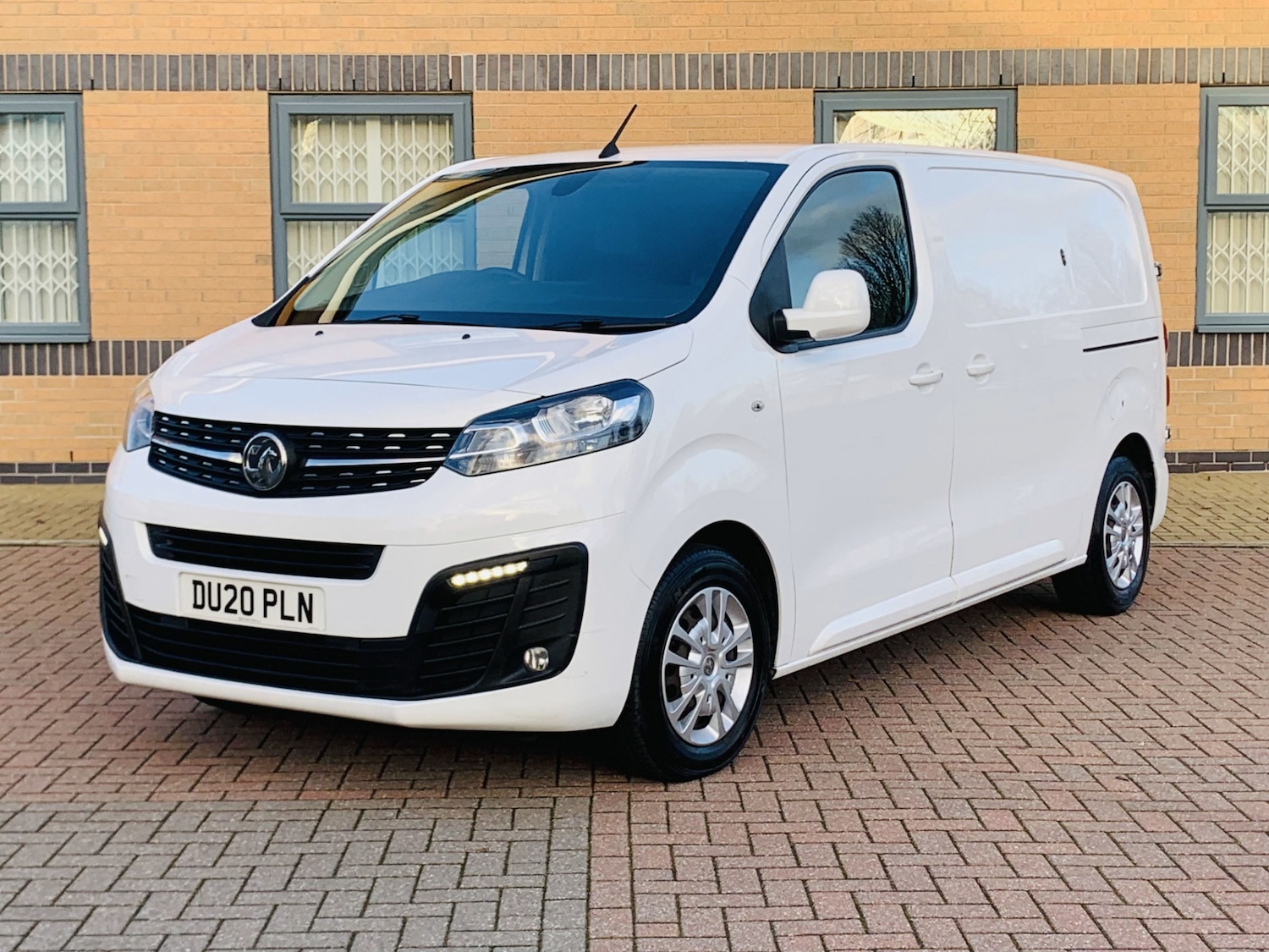 Used Vauxhall Vivaro 2020 for sale - 77053472: Photo 3