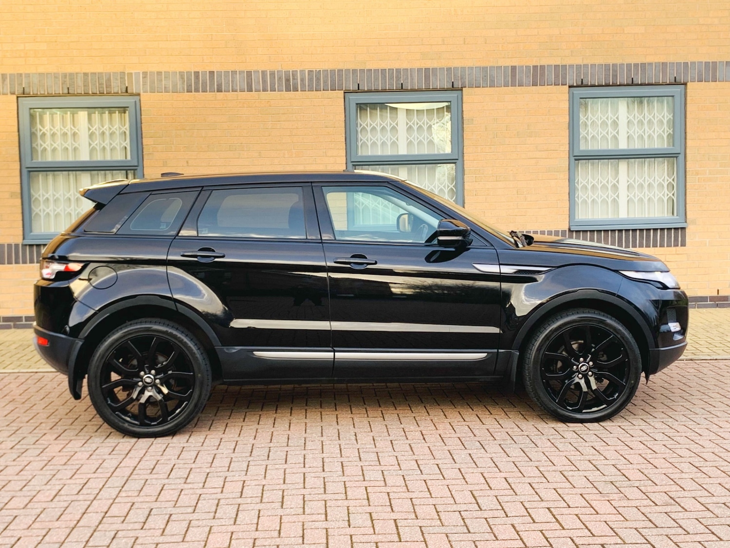Used Land Rover Range Rover Evoque 2012 for sale - 77461368: Photo 6