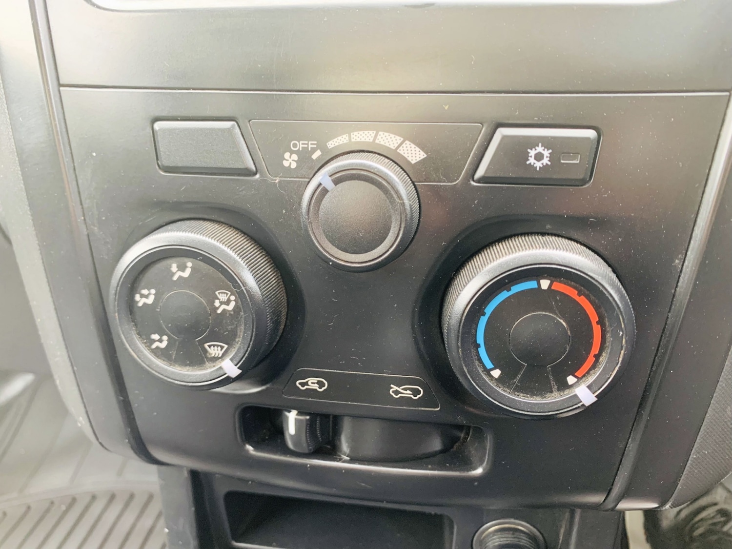 Used Isuzu D-Max 2017 for sale - 77758558: Photo 32