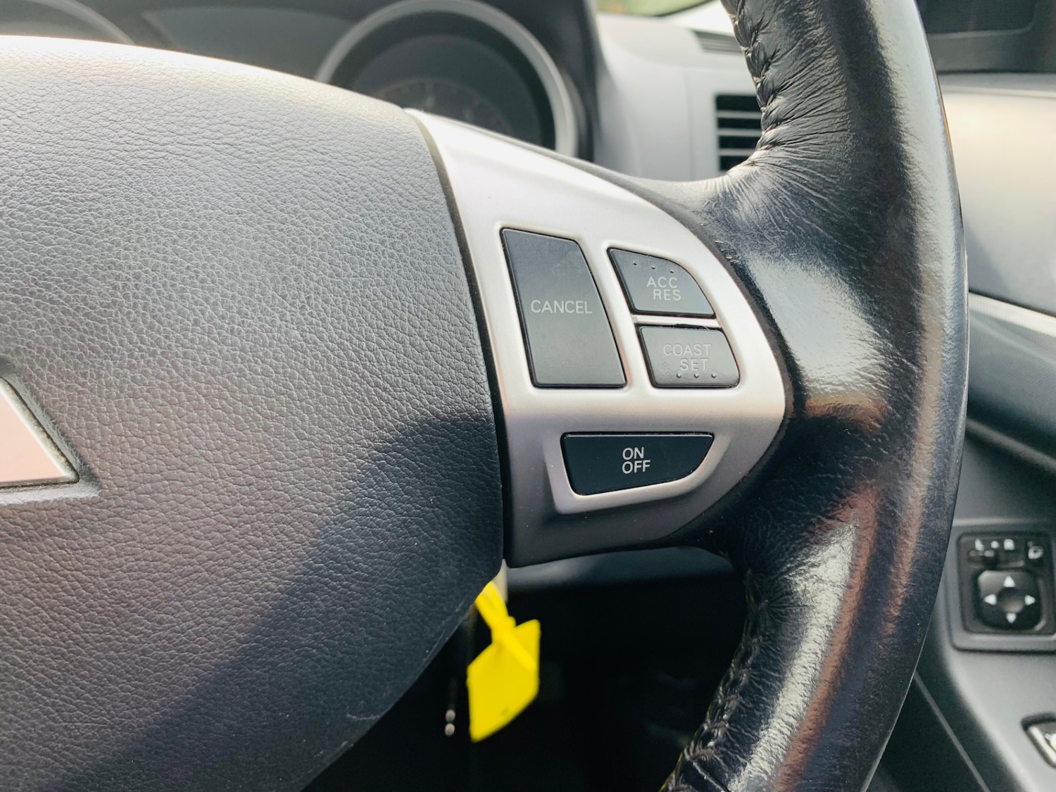 Used Mitsubishi Lancer 2011 for sale - 77639345: Photo 28