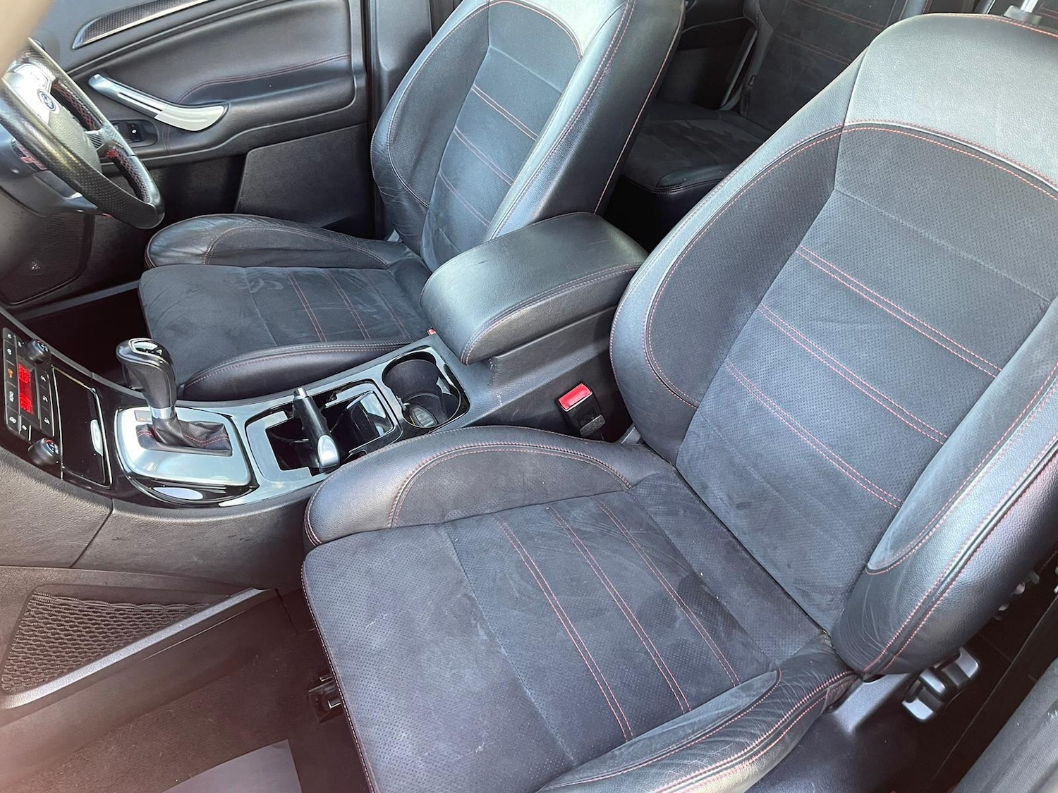 Used Ford S-Max 2011 for sale - 77315330: Photo 32