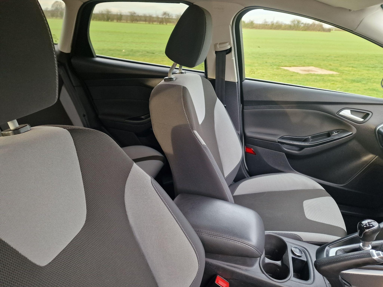 Used Ford Focus 2013 for sale - 77267962: Photo 2