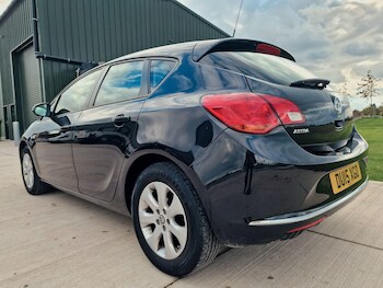 Used Vauxhall Astra 2015 for sale - 76825180: Photo
