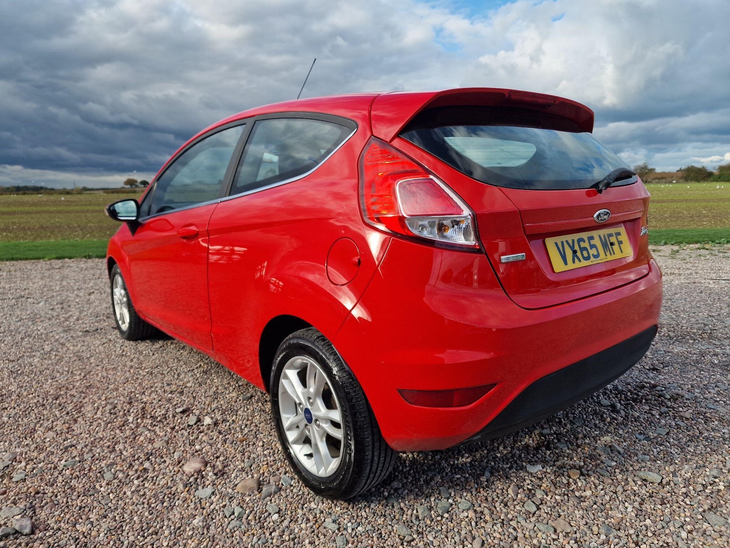 Used Ford Fiesta 2015 for sale - 76825187: Photo 2