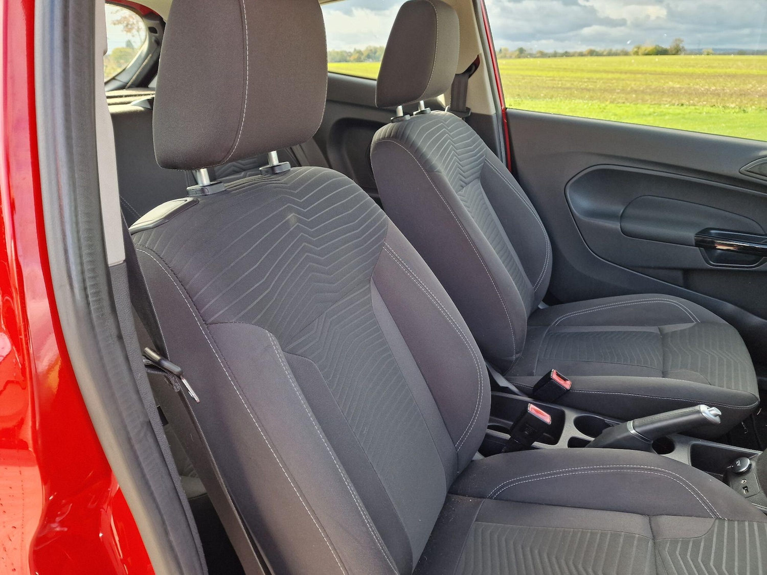 Used Ford Fiesta 2015 for sale - 76825187: Photo 28