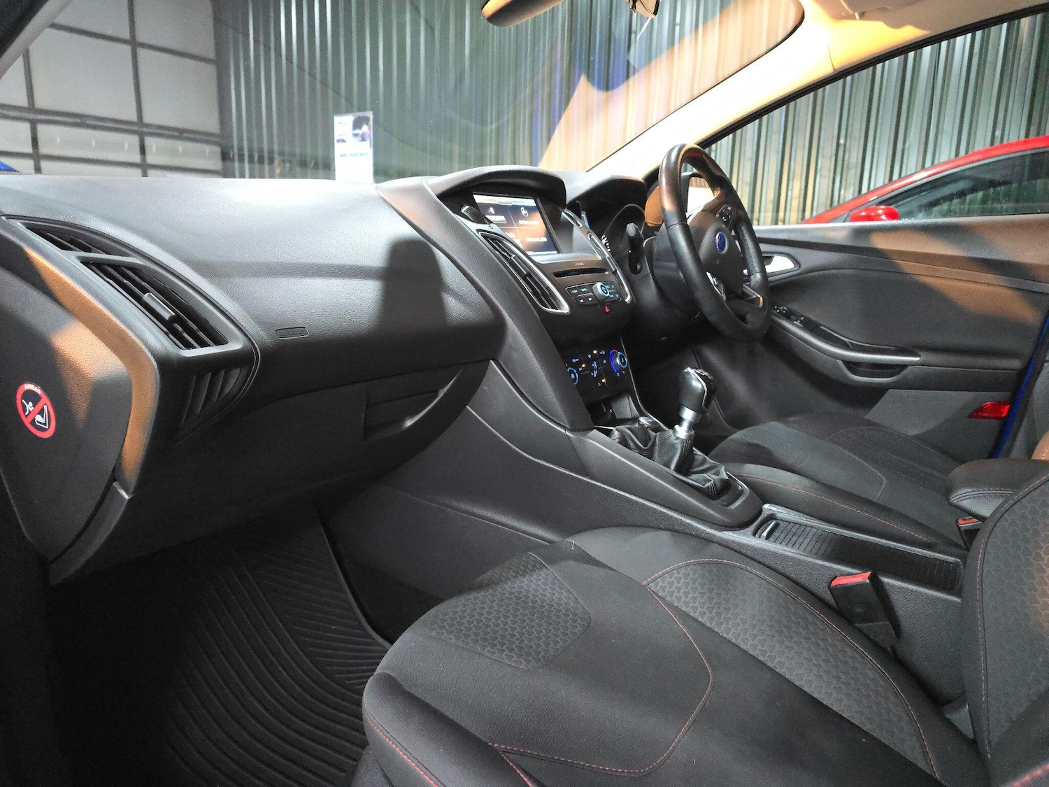 Used Ford Focus 2015 for sale - 76855713: Photo 4