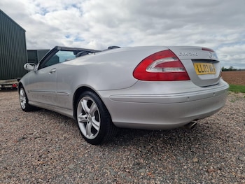 Used Mercedes-Benz CLK 2003 for sale - 76831803: Photo