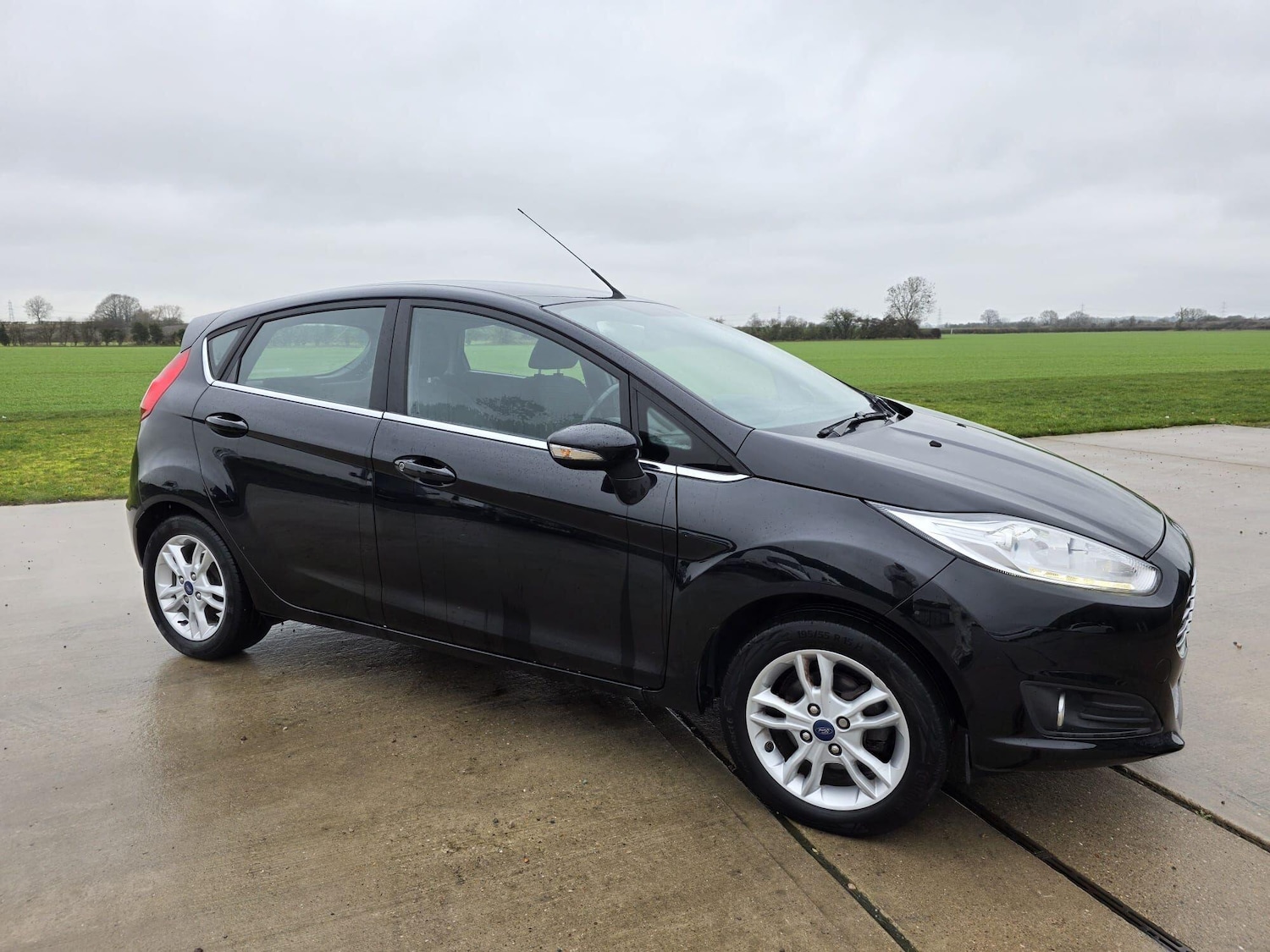 Used Ford Fiesta 2017 for sale - 77440944: Photo 8