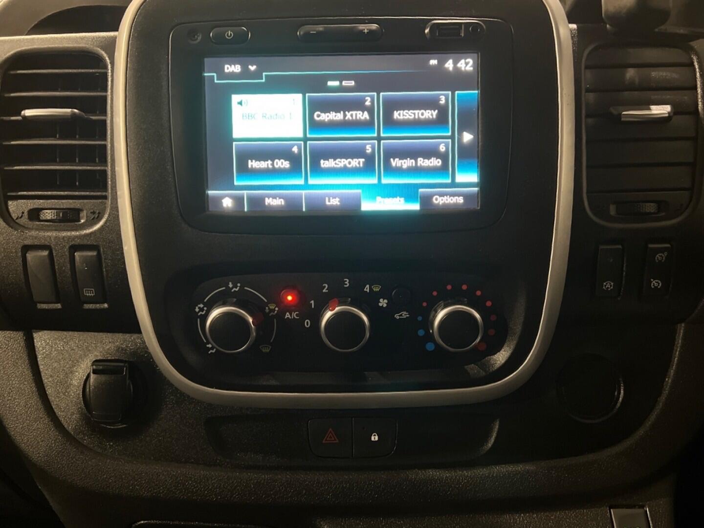 Used Renault Trafic 2021 for sale - 76765173: Photo 27