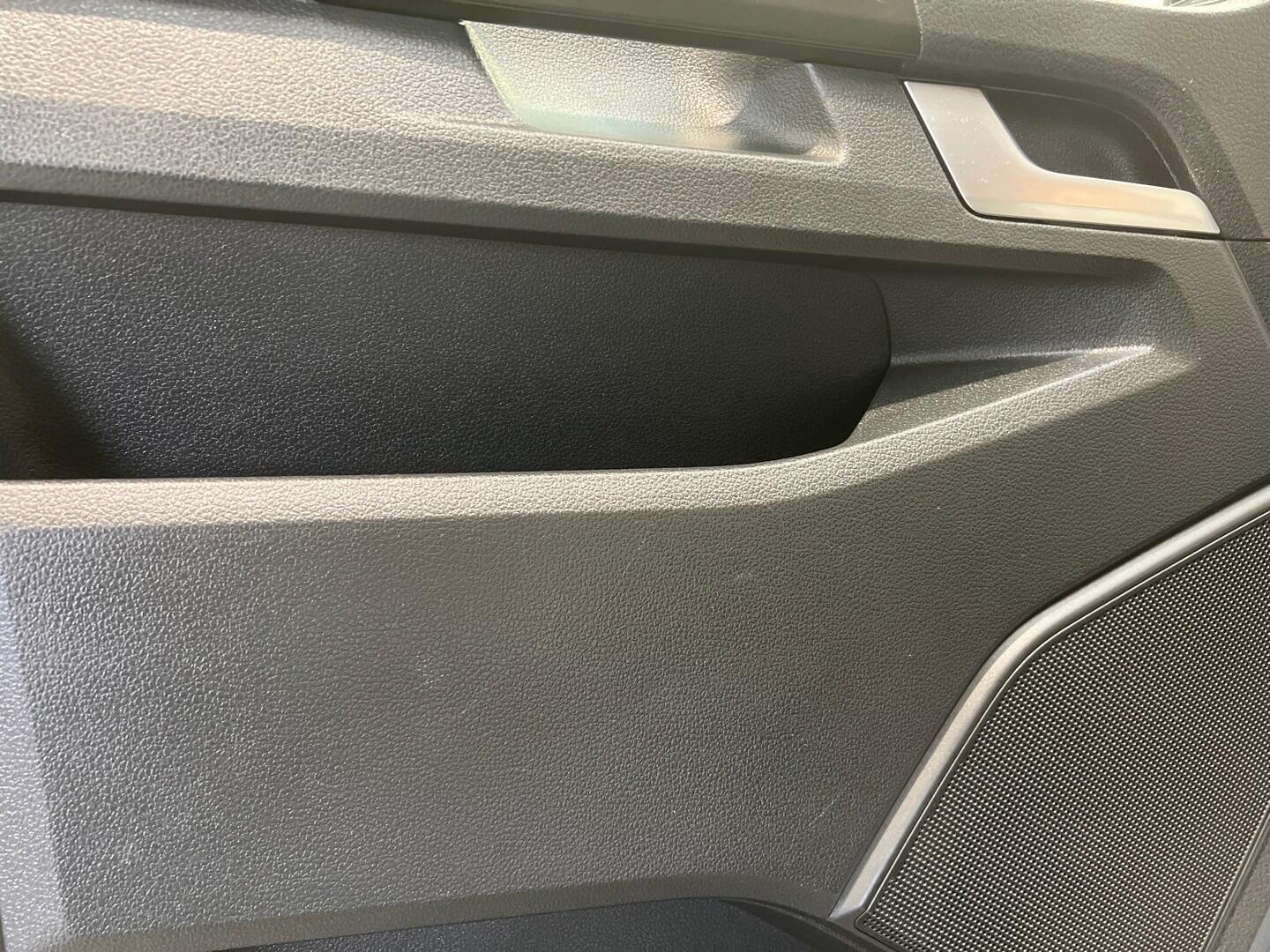 Used Volkswagen Transporter Shuttle 2017 for sale - 76381016: Photo 25