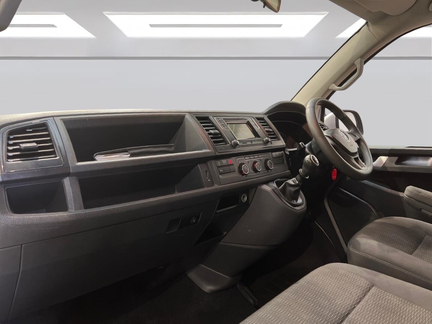 Used Volkswagen Transporter Shuttle 2017 for sale - 76381016: Photo 8