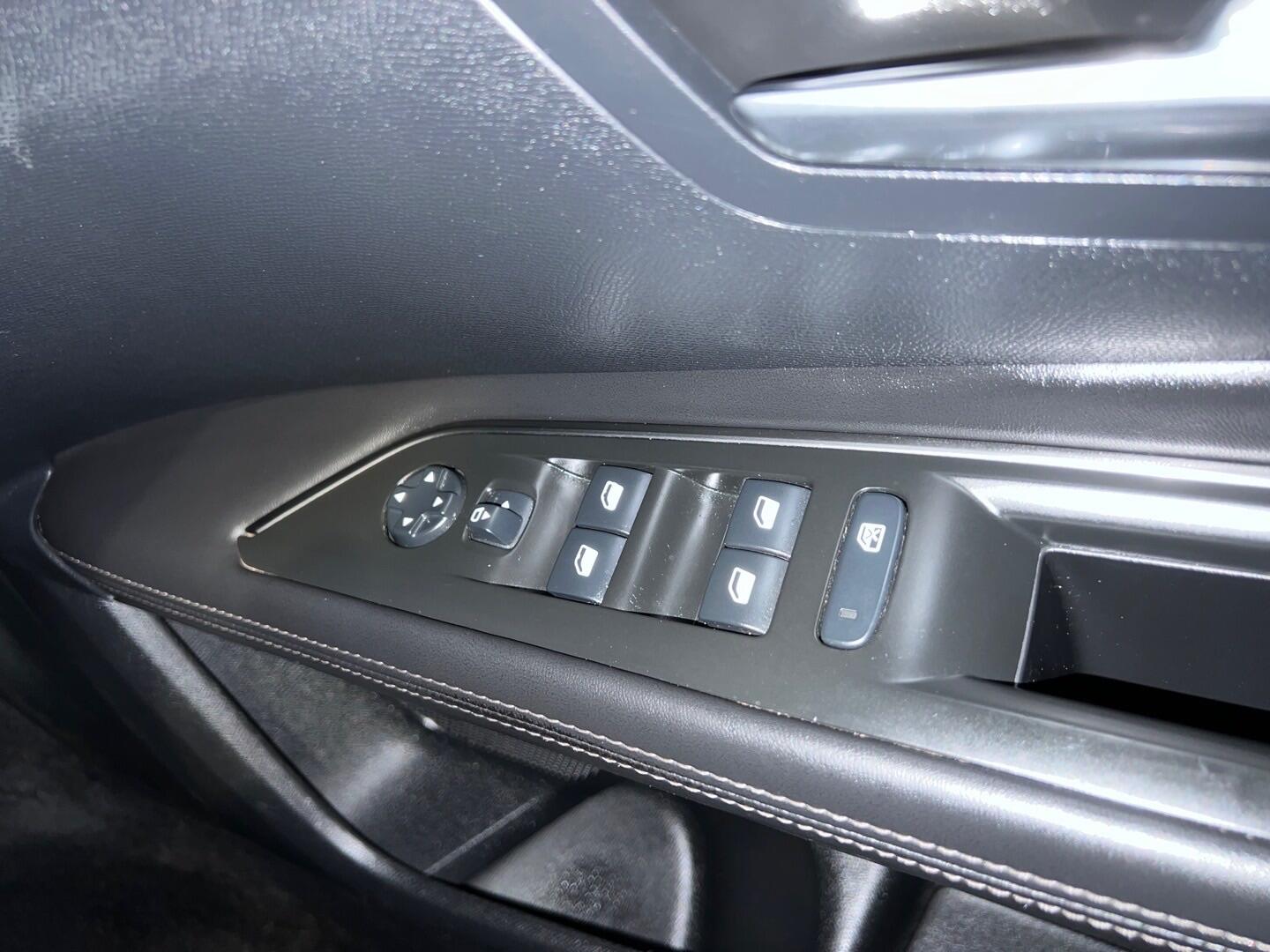 Used Peugeot 3008 2018 for sale - 76702494: Photo 25