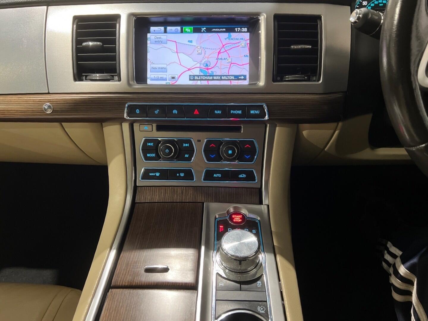 Used Jaguar XF 2014 for sale - 77215502: Photo 23