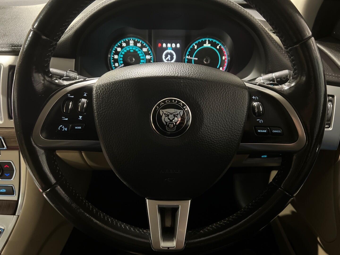 Used Jaguar XF 2014 for sale - 77215502: Photo 26