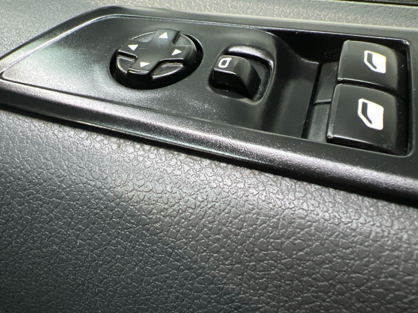 Used Vauxhall Vivaro for sale - 77909493: Photo 23