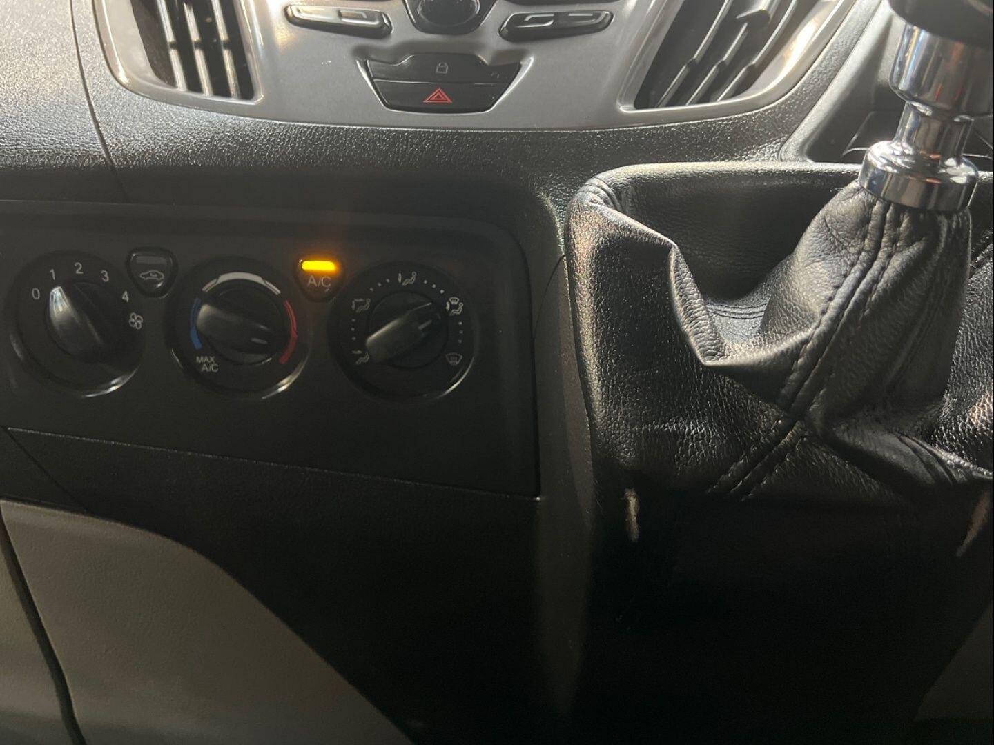 Used Ford Tourneo Custom 2016 for sale - 77559087: Photo 29