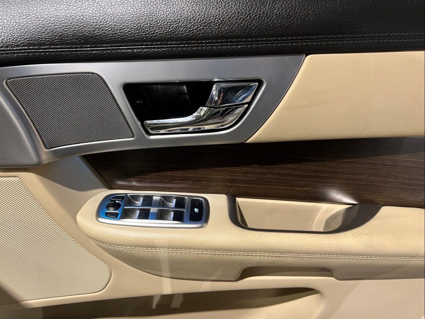 Used Jaguar XF 2014 for sale - 76824199: Photo 27