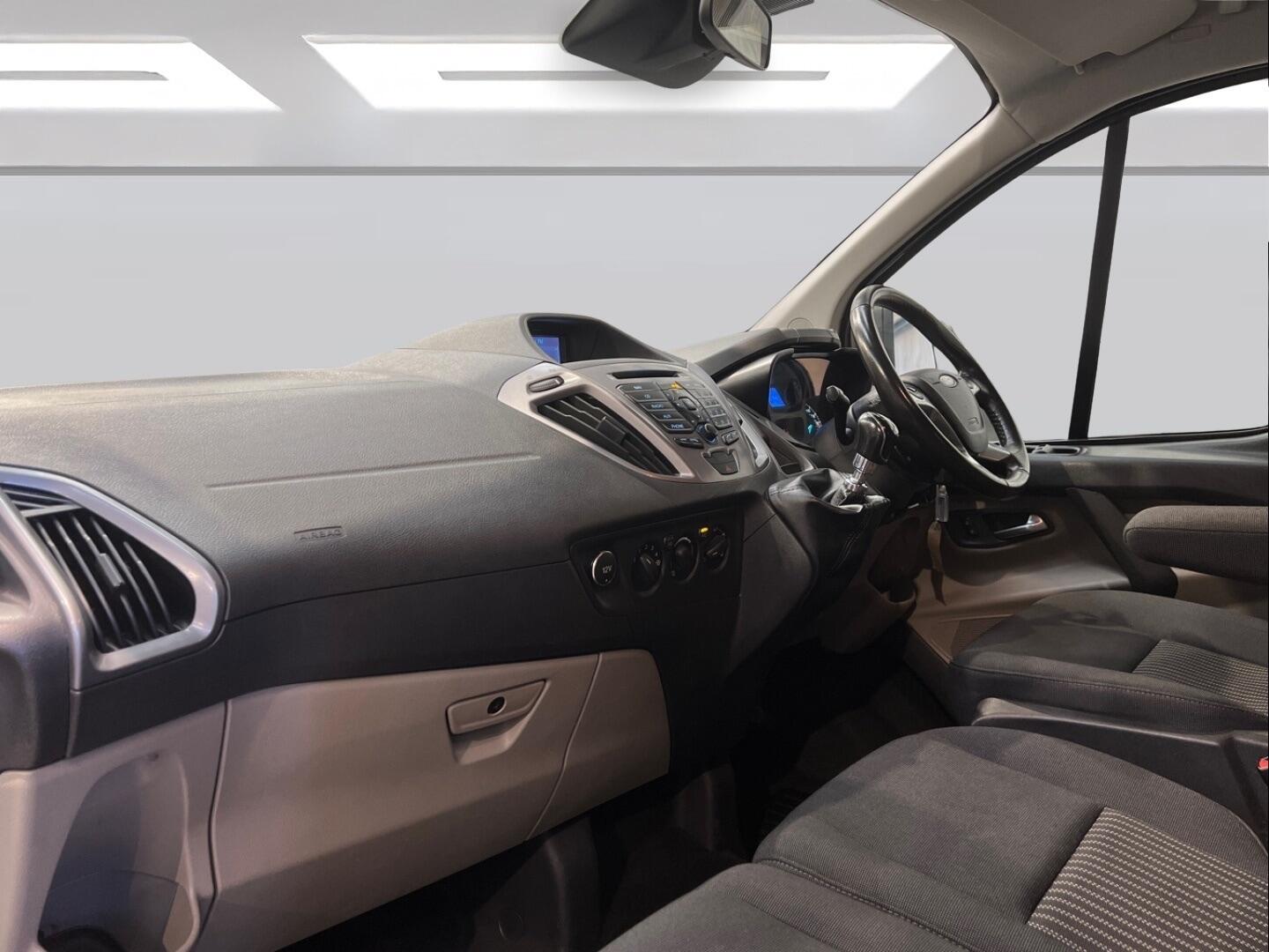 Used Ford Tourneo Custom 2017 for sale - 77109075: Photo 19