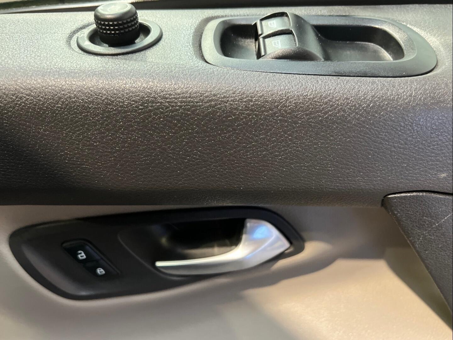 Used Ford Tourneo Custom 2017 for sale - 77109075: Photo 33