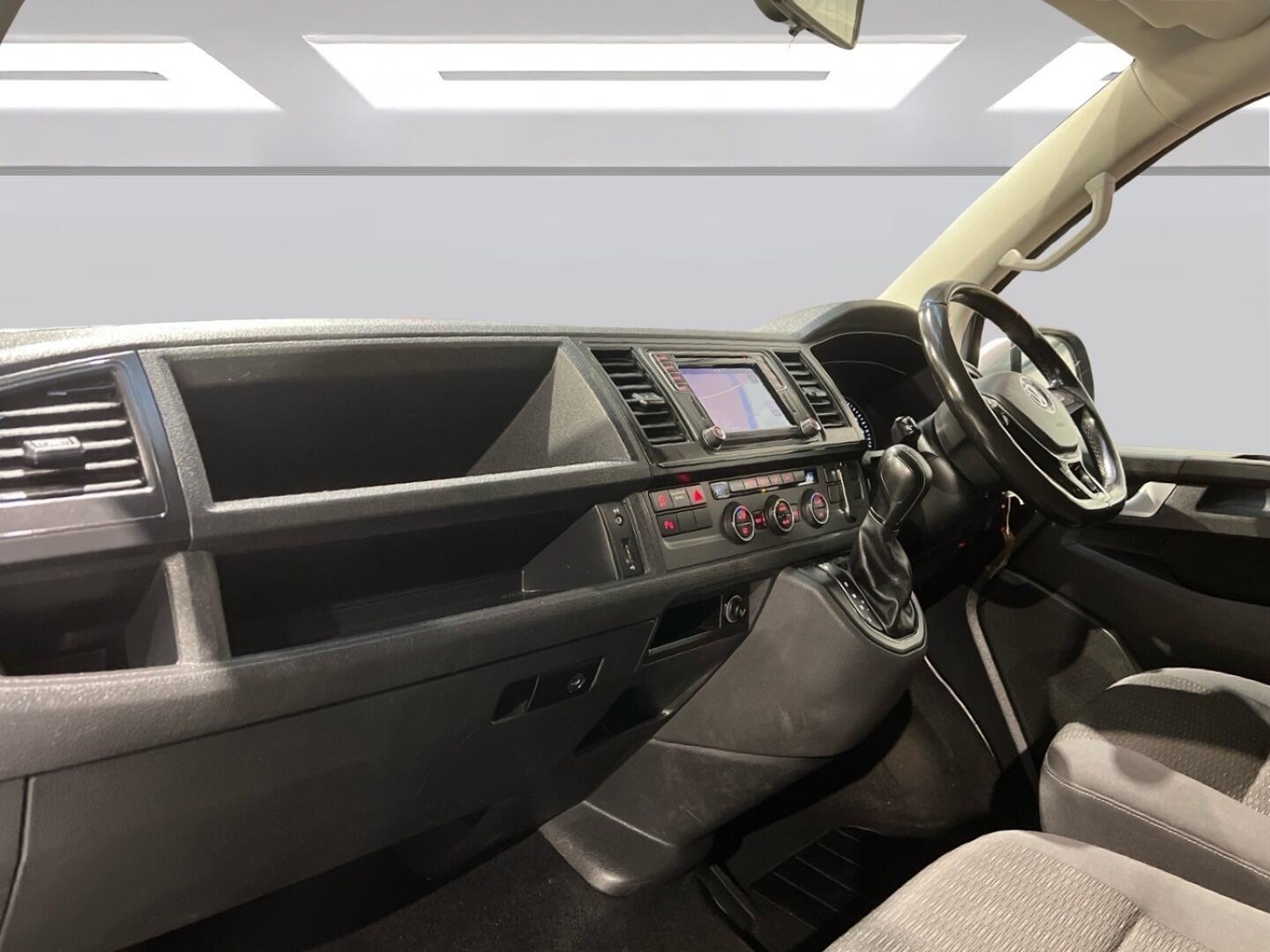 Used Volkswagen Transporter Shuttle 2017 for sale - 76422491: Photo 10