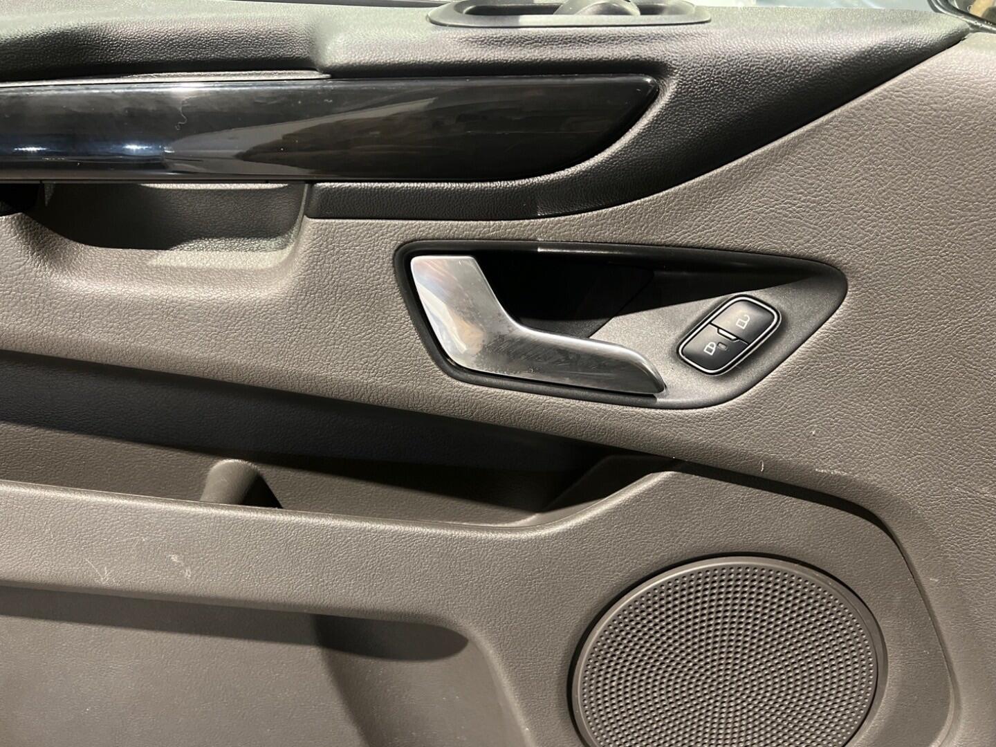 Used Ford Transit Custom 2018 for sale - 77537377: Photo 25