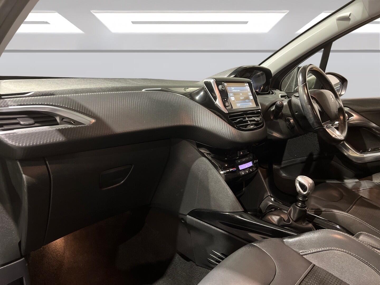 Used Peugeot 2008 2016 for sale - 76380670: Photo 8