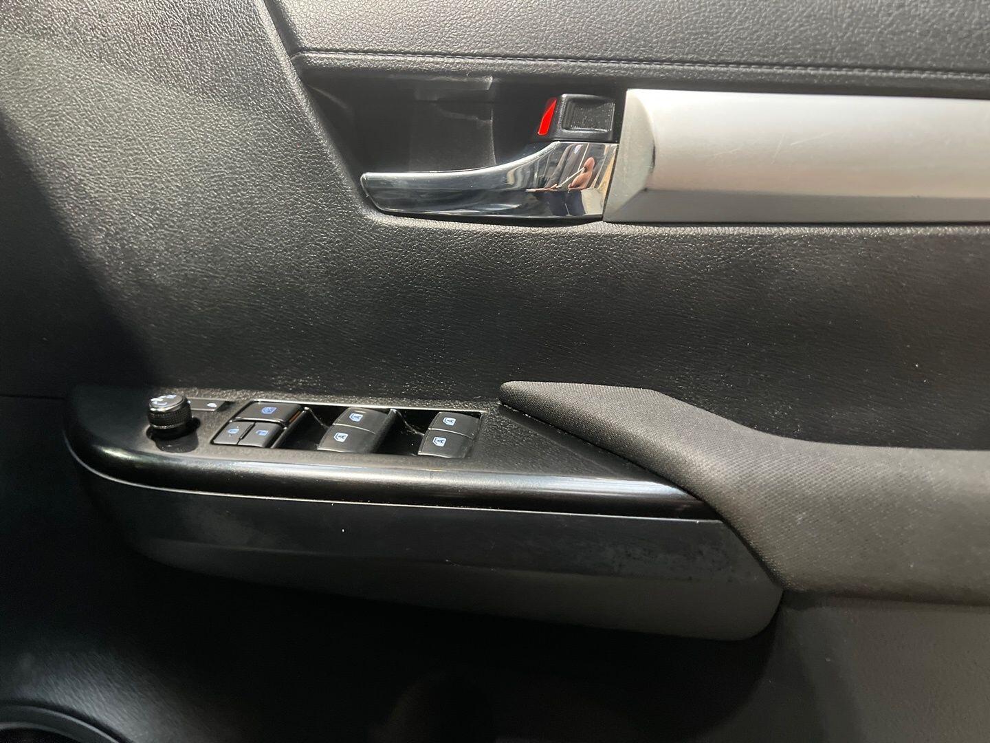 Used Toyota Hilux for sale - 78214389: Photo 28