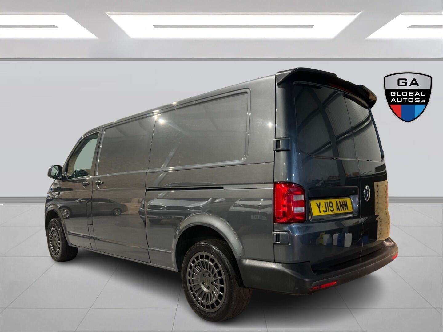 Used Volkswagen Transporter 2019 for sale - 76485572: Photo 2