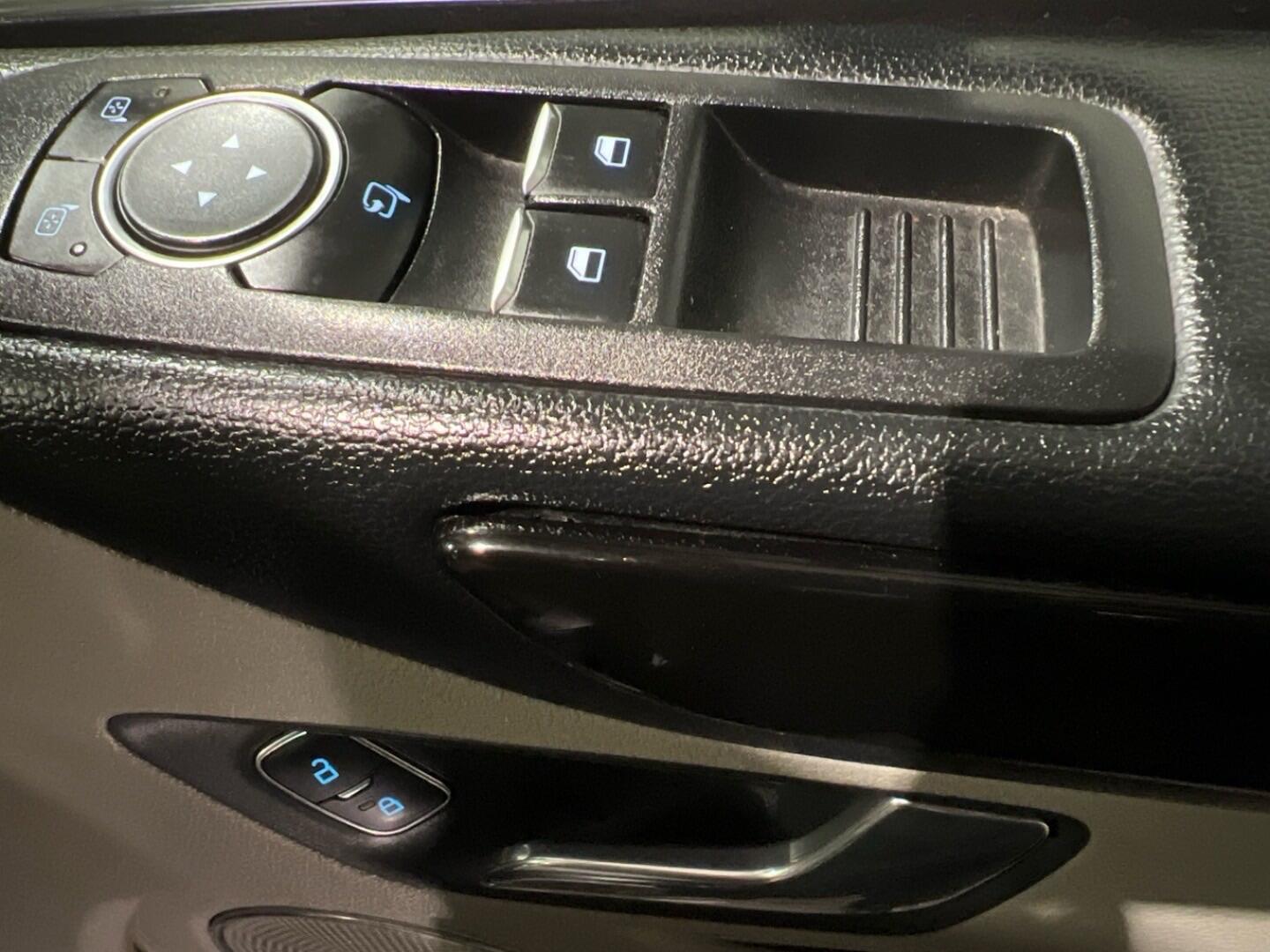 Used Ford Tourneo Custom 2020 for sale - 76771827: Photo 28