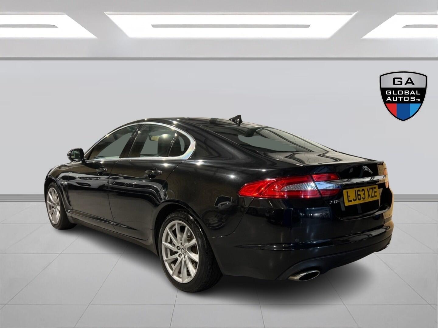 Used Jaguar XF 2013 for sale - 76849738: Photo 2