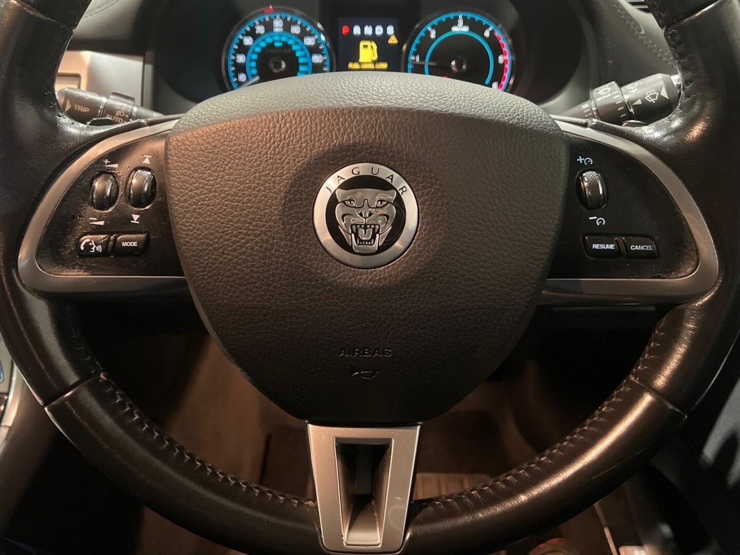 Used Jaguar XF 2013 for sale - 76849738: Photo 21