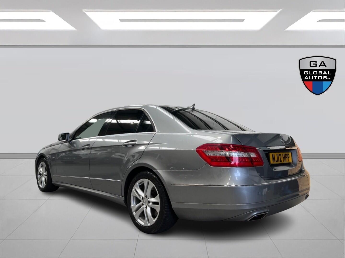 Used Mercedes-Benz E Class 2012 for sale - 76349794: Photo 2