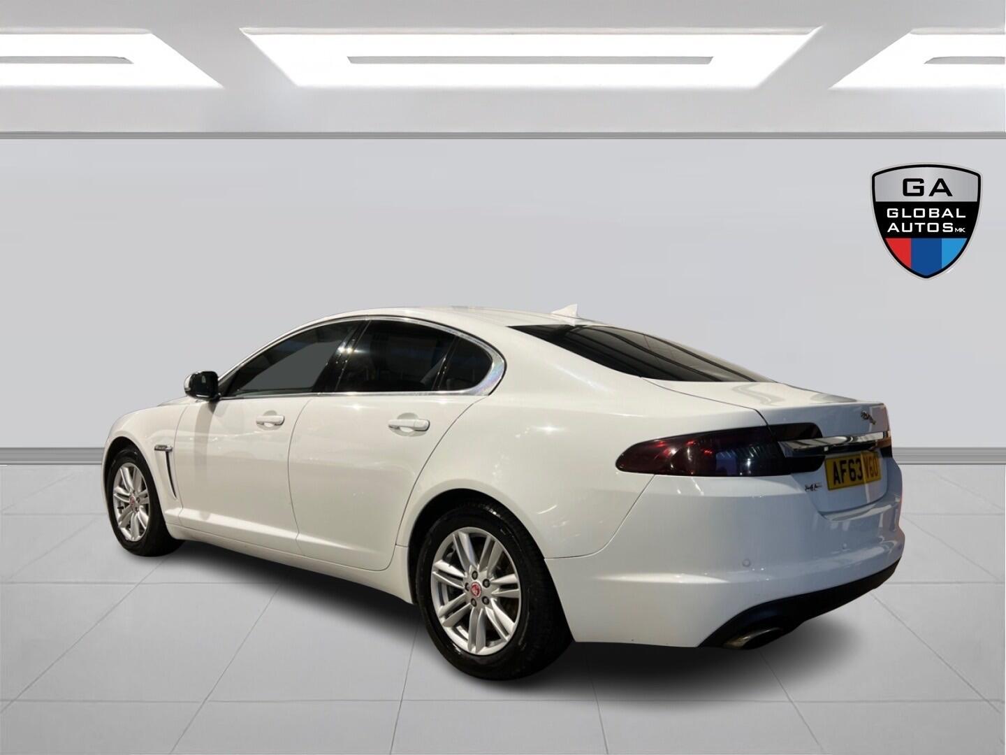 Used Jaguar XF 2013 for sale - 76953306: Photo 2