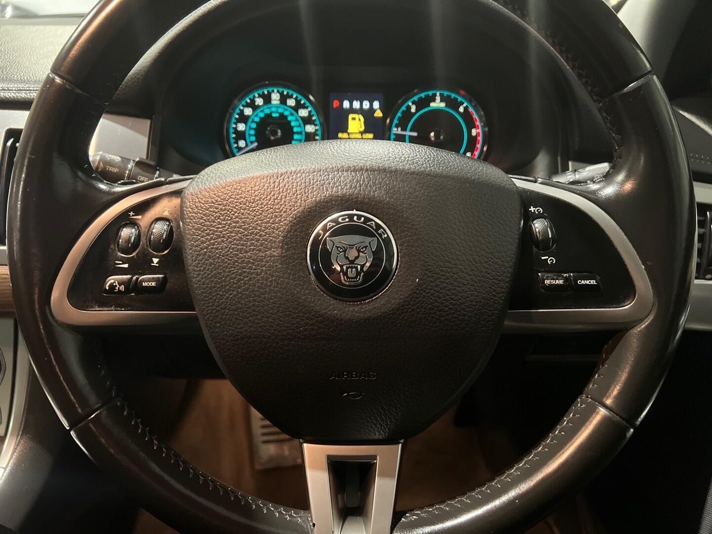 Used Jaguar XF 2013 for sale - 76953306: Photo 23