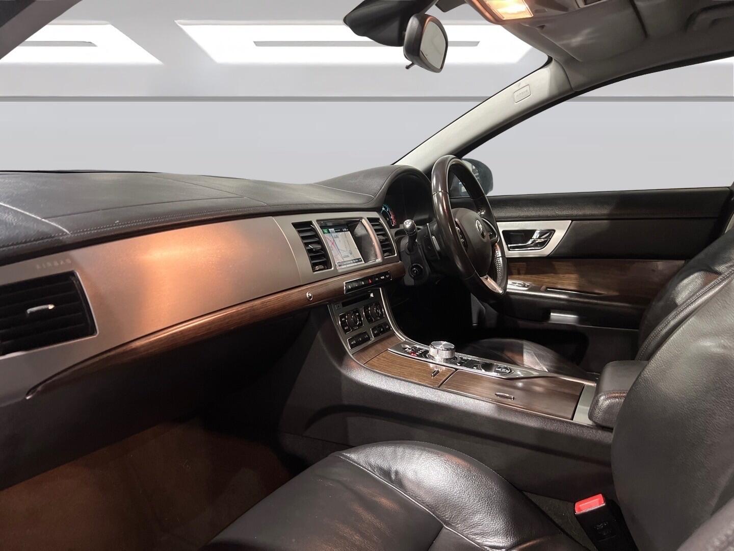 Used Jaguar XF 2013 for sale - 76953306: Photo 9