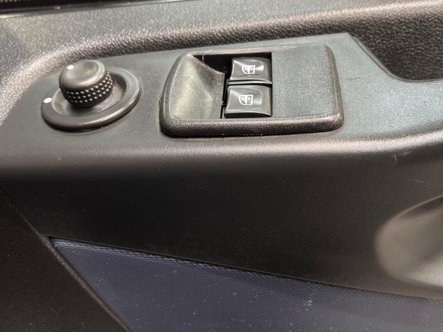 Used Vauxhall Vivaro 2016 for sale - 77400839: Photo 24