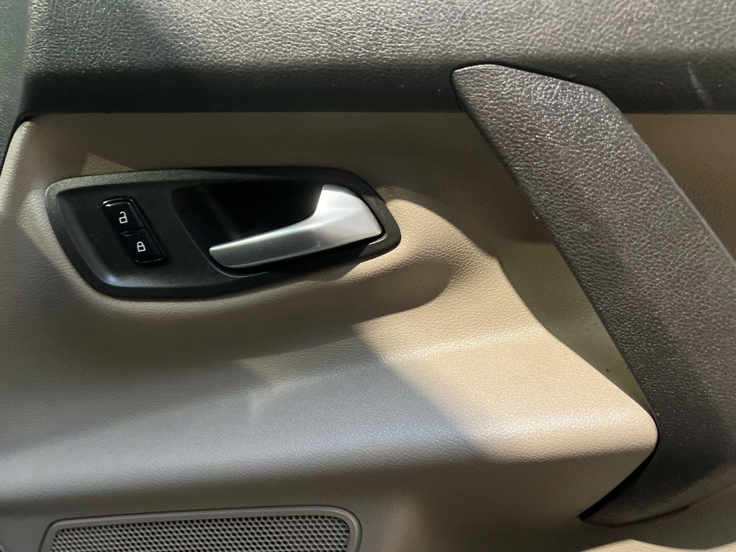 Used Ford Tourneo Custom 2017 for sale - 77939735: Photo 24