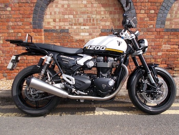 Used Triumph SPEED TWIN 1200 2025 for sale - bike-78673878: Photo
