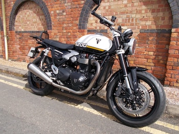 Used Triumph SPEED TWIN 1200 2025 for sale - bike-78673878: Photo
