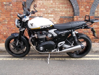 Used Triumph SPEED TWIN 1200 2025 for sale - bike-78673878: Photo