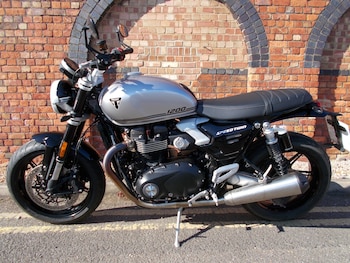 Used Triumph SPEED TWIN 1200 2025 for sale - bike-78373774: Photo