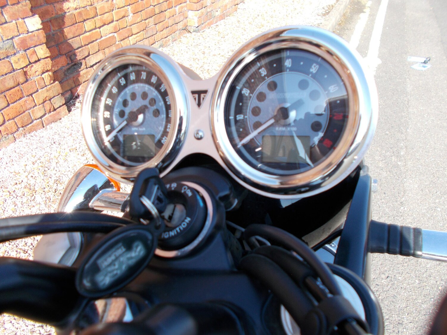 Used Triumph BONNEVILLE T120 2022 for sale - 78673884: Photo 15