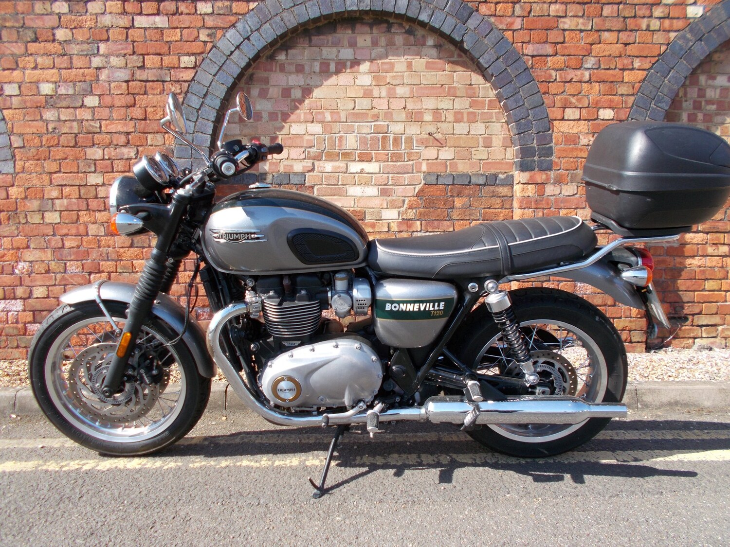 Used Triumph BONNEVILLE T120 2022 for sale - 78673884: Photo 4